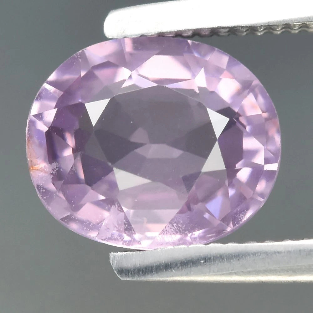 1.25ct ETW Pinkish Purple Spinel Gemstone - Oval Cut