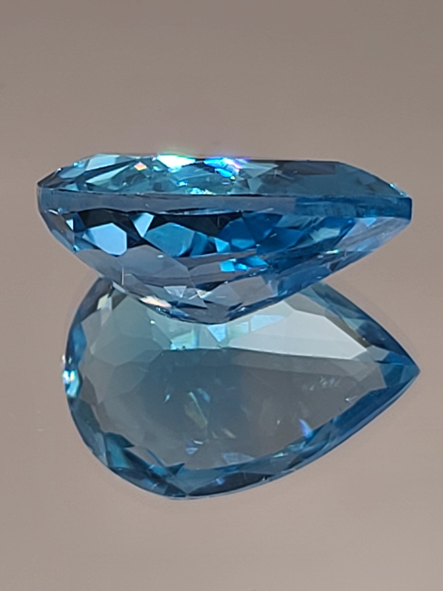 18.45ct Pear Shape Swiss Blue Topaz Gemstone - Natural