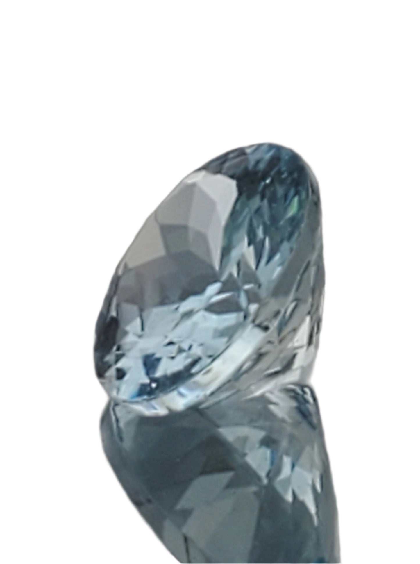 3.1ct ETW Oval Cut Aquamarine Gemstone - Natural
