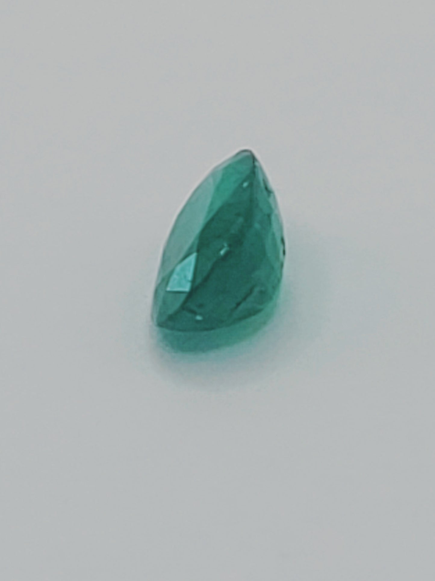 1.07ct ETW Natural Emerald Gemstone - Oval Cut