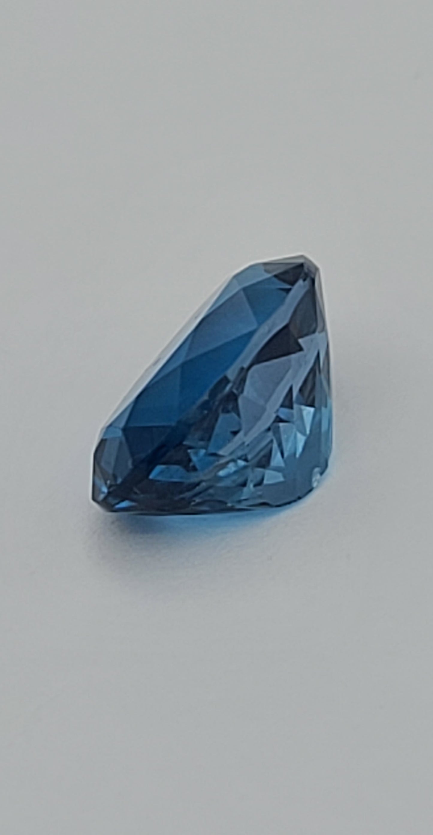 8.05ct ETW London Blue Topaz Gemstone - Oval Cut - DISCOUNTED