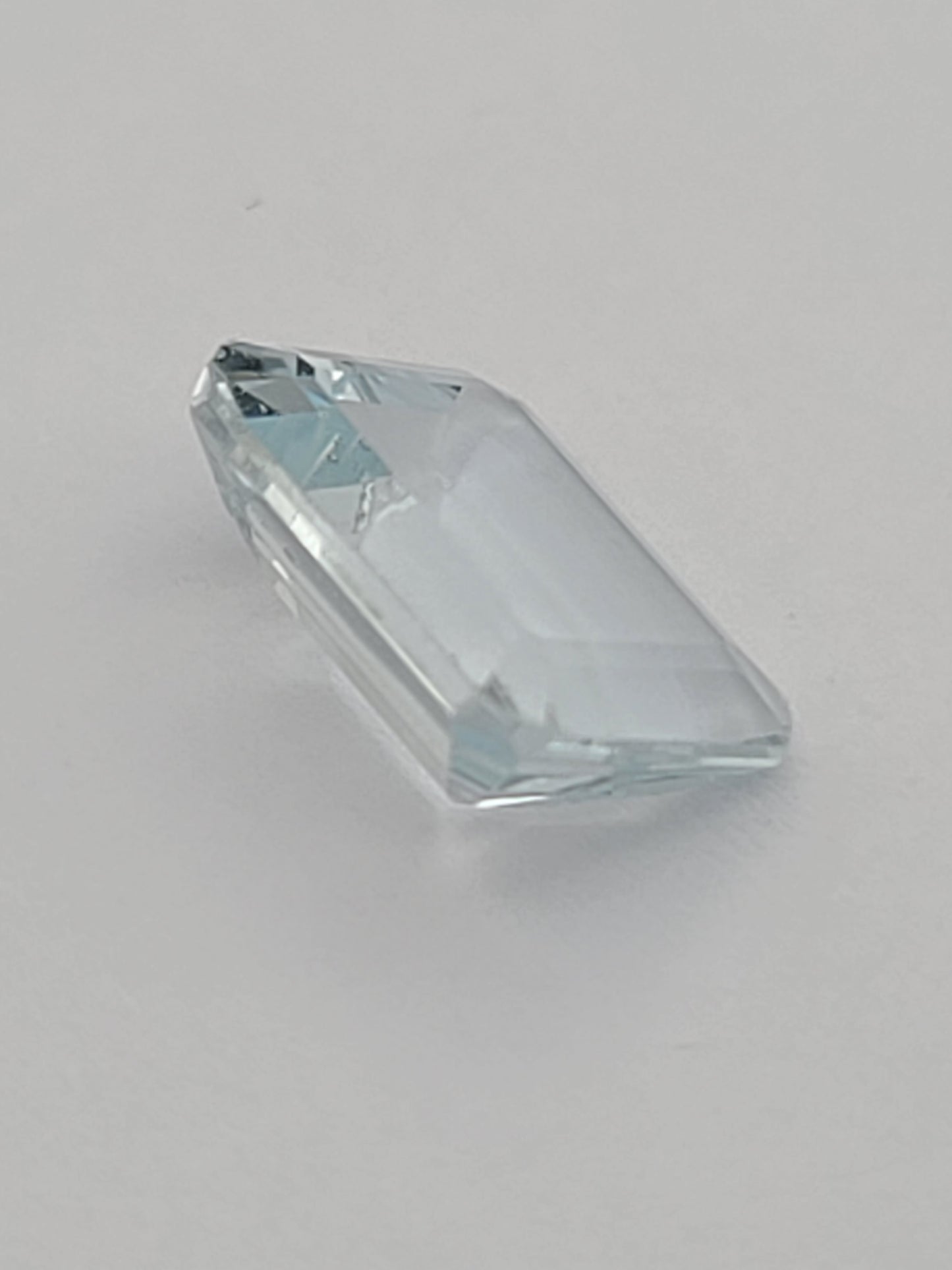 4.87ct ETW Aquamarine Gemstone - Emerald Cut