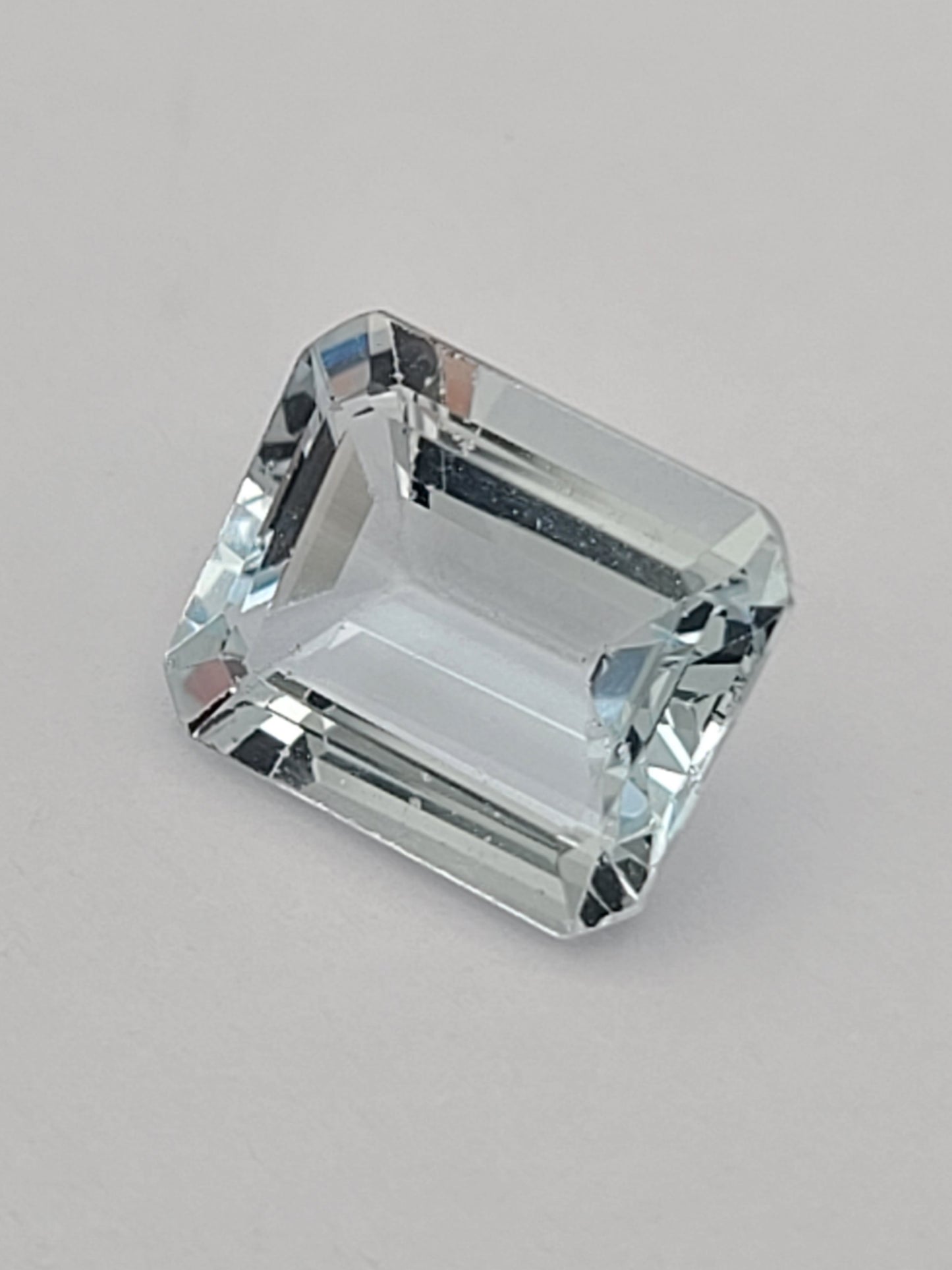 4.87ct ETW Aquamarine Gemstone - Emerald Cut