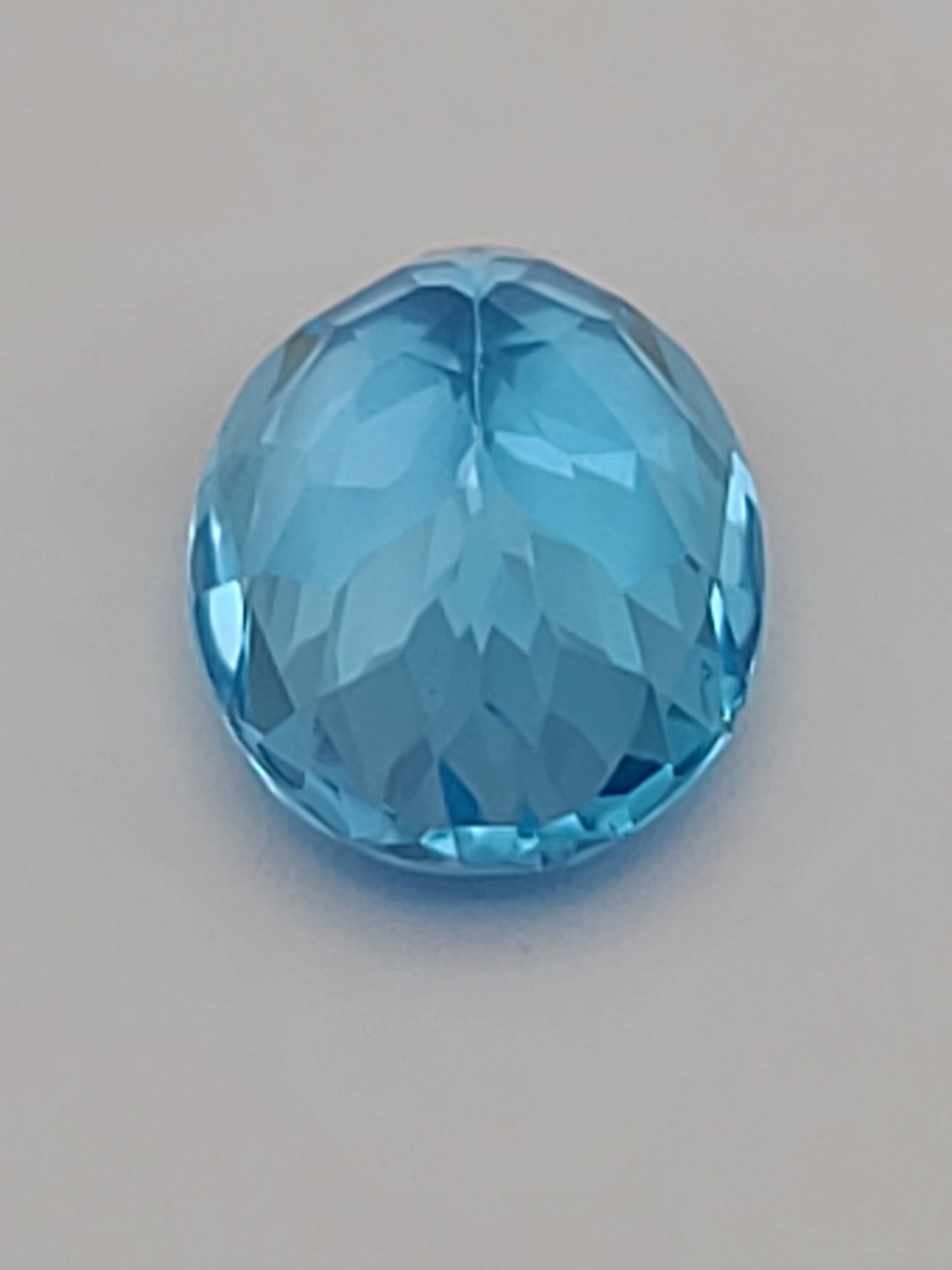 6.95ct ETW Swiss Blue Topaz Gemstone - Oval Cut