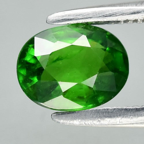 0.67ct ETW Earth-Mined Green Tsavorite Garnet – Oval Cut, Unheated - DISCOUNTED