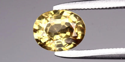 1.25ct ETW Color Change Garnet Gemstone – Oval Cut