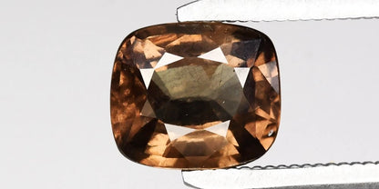 1.36ct ETW Color Change Garnet Gemstone – Cushion Cut