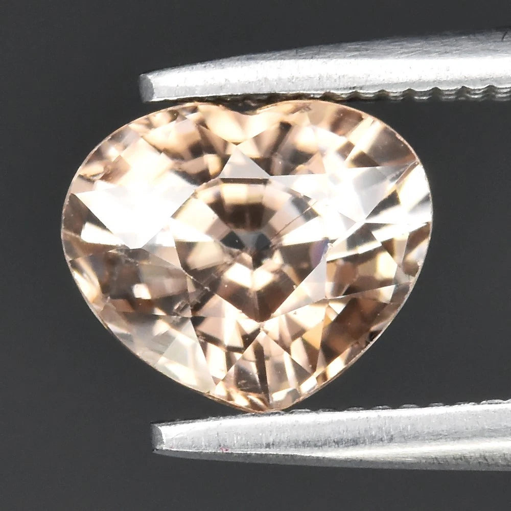 1.50ct ETW Light Champagne Zircon Gemstone – Heart Cut