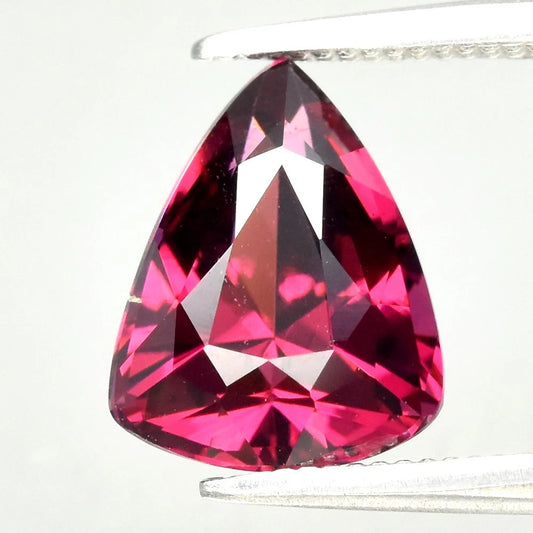 2.19ct ETW Pinkish Purple Rhodolite Garnet Gemstone – Trillion Cut