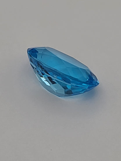 6.95ct ETW Swiss Blue Topaz Gemstone - Oval Cut