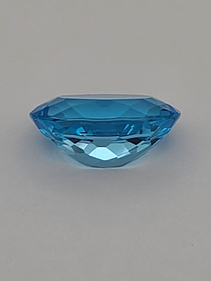 6.95ct ETW Swiss Blue Topaz Gemstone - Oval Cut