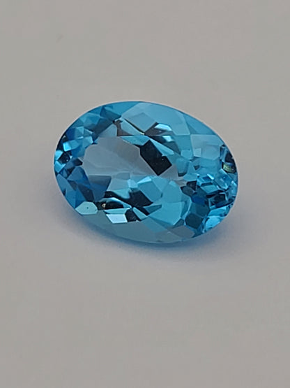 6.95ct ETW Swiss Blue Topaz Gemstone - Oval Cut