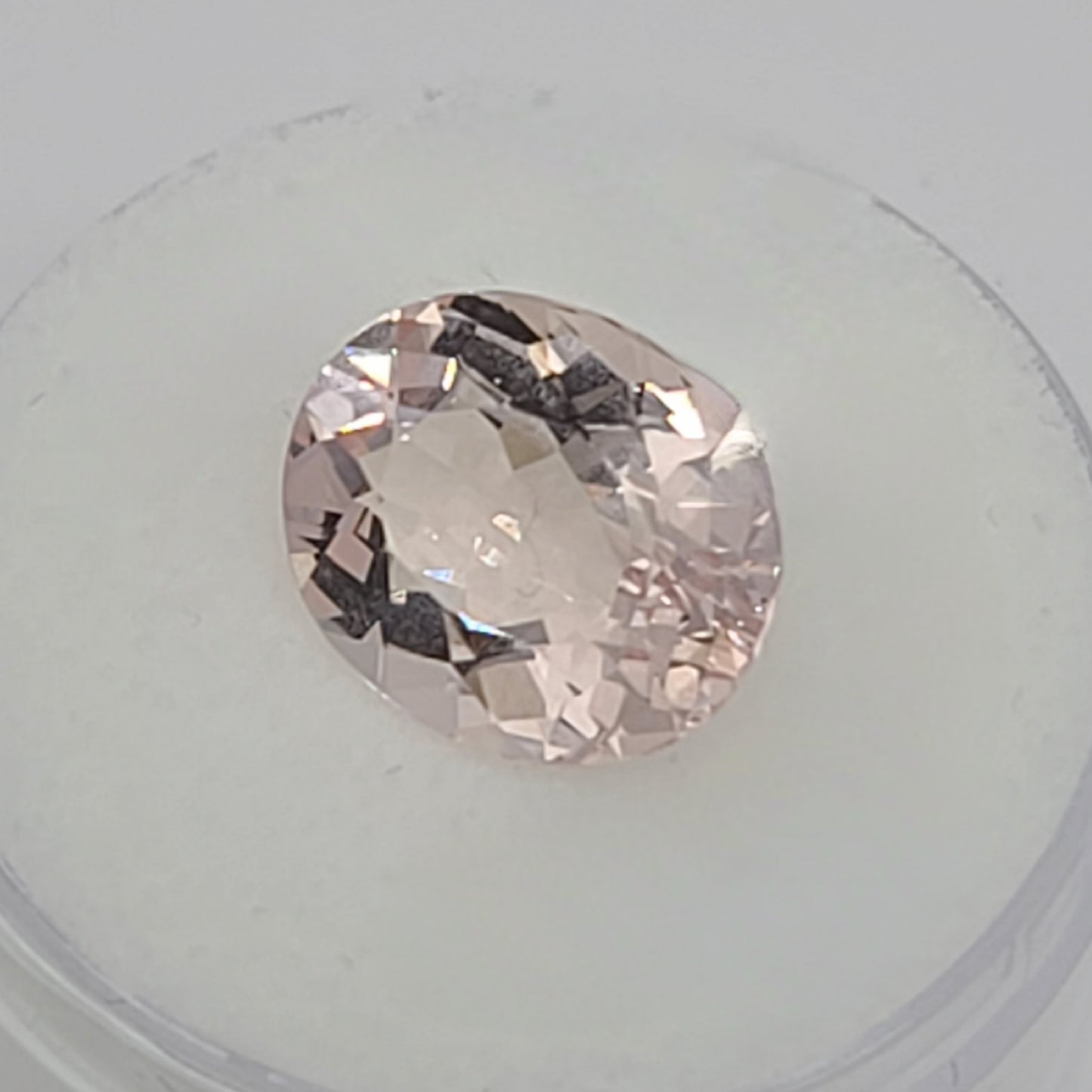 4.29ct ETW Earth-Mined Morganite – Oval Cut