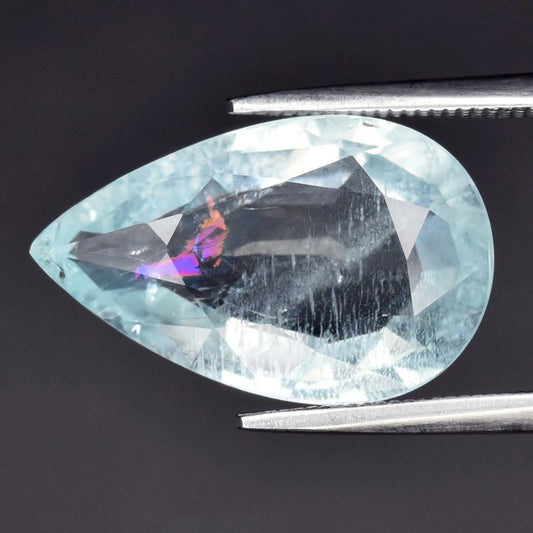 6.10ct ETW Light Blue Aquamarine Gemstone - WITH RAINBOW! – Pear Cut