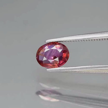0.68ct ETW Purplish Pink Sapphire Gemstone – Oval Cut - DISCOUNTED