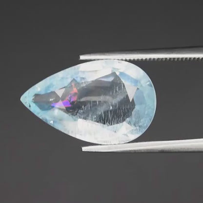 6.10ct ETW Light Blue Aquamarine Gemstone - WITH RAINBOW! – Pear Cut