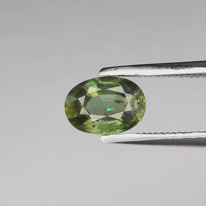 0.98ct ETW Green Sapphire Gemstone – Oval Cut