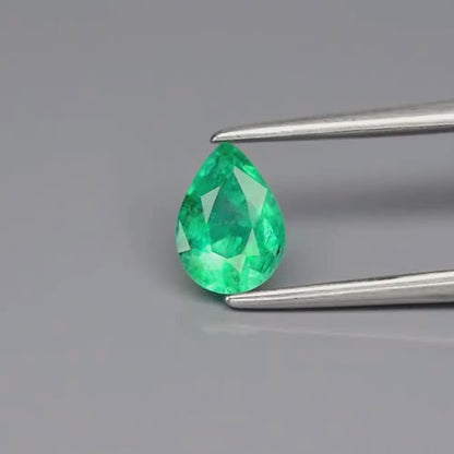 0.69ct 6.8x5mm Pear Natural Green Emerald - Zambia Gemstone