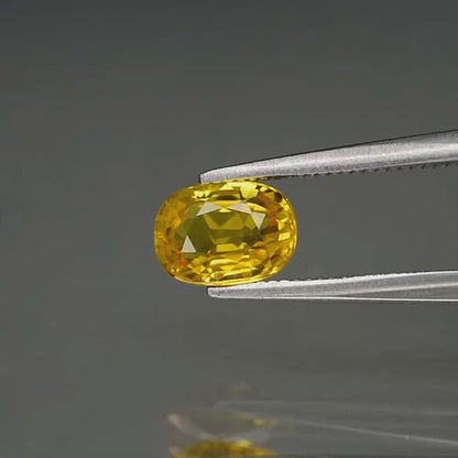 0.75ct ETW Yellow Sapphire Gemstone – Oval Cut