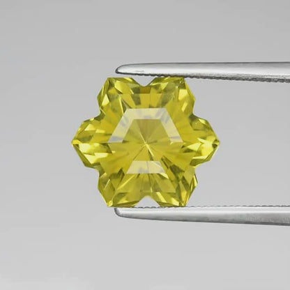 4.30ct ETW Olive Quartz Gemstone – Snowflake Cut