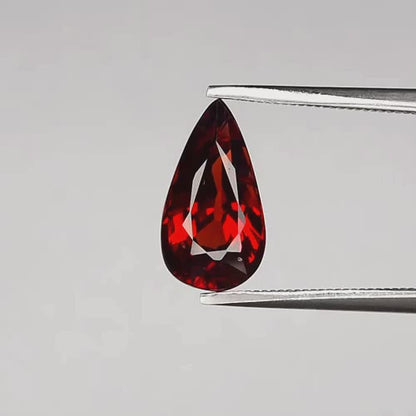 3.10ct ETW Reddish Orange Pyrope Garnet Gemstone – Pear Cut