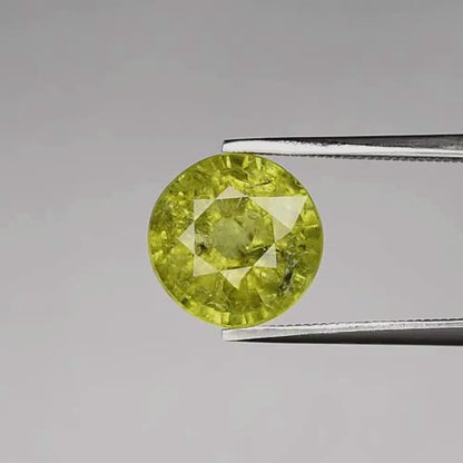 4.95ct ETW Yellowish Green Grossular Garnet Gemstone – Round Cut
