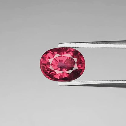 2.75ct ETW Purplish Pink Rhodolite Garnet Gemstone – Oval Cut - DISCOUNTED