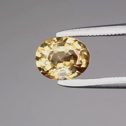 1.25ct ETW Color Change Garnet Gemstone – Oval Cut