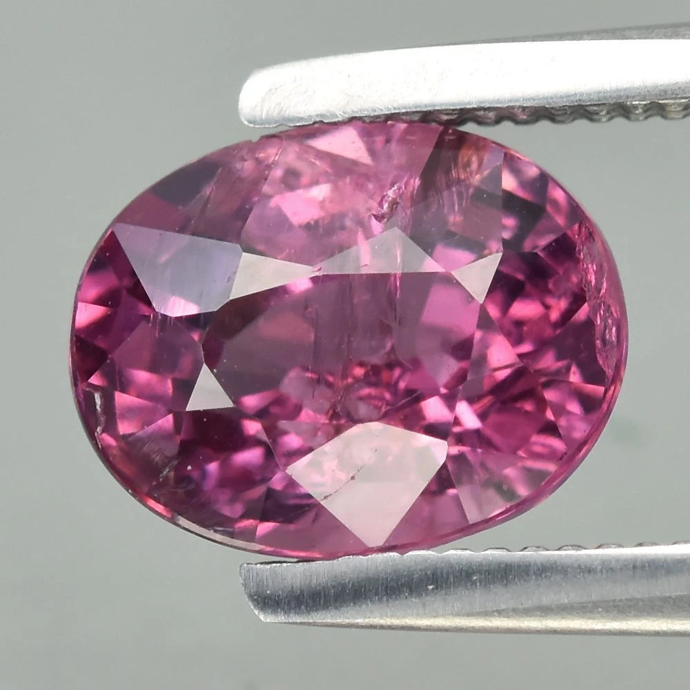 1.55ct ETW Purplish Pink Spinel Gemstone – Oval Cut – DISCOUNTED