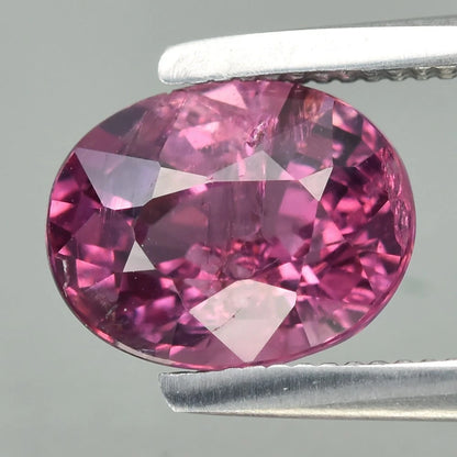 1.55ct ETW Purplish Pink Spinel Gemstone – Oval Cut – DISCOUNTED